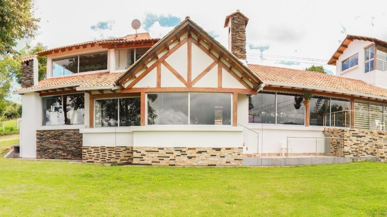 Mont Blank Villa - Bogota — Photos 1